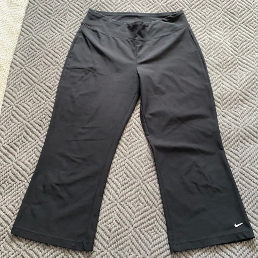 Black Nike Fit Dry cropped pants